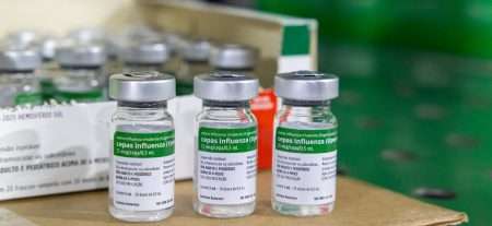 Frascos da vacina contra a Influenza utilizados na campanha de imunização no Amazonas.